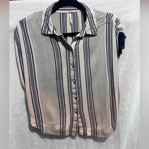 Free people short sleeve top - Picture 2 of 7